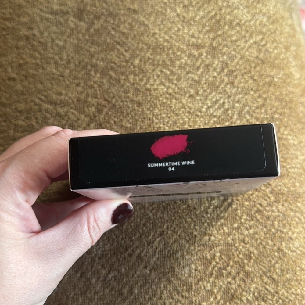 Blush - Picture 2 of 3
